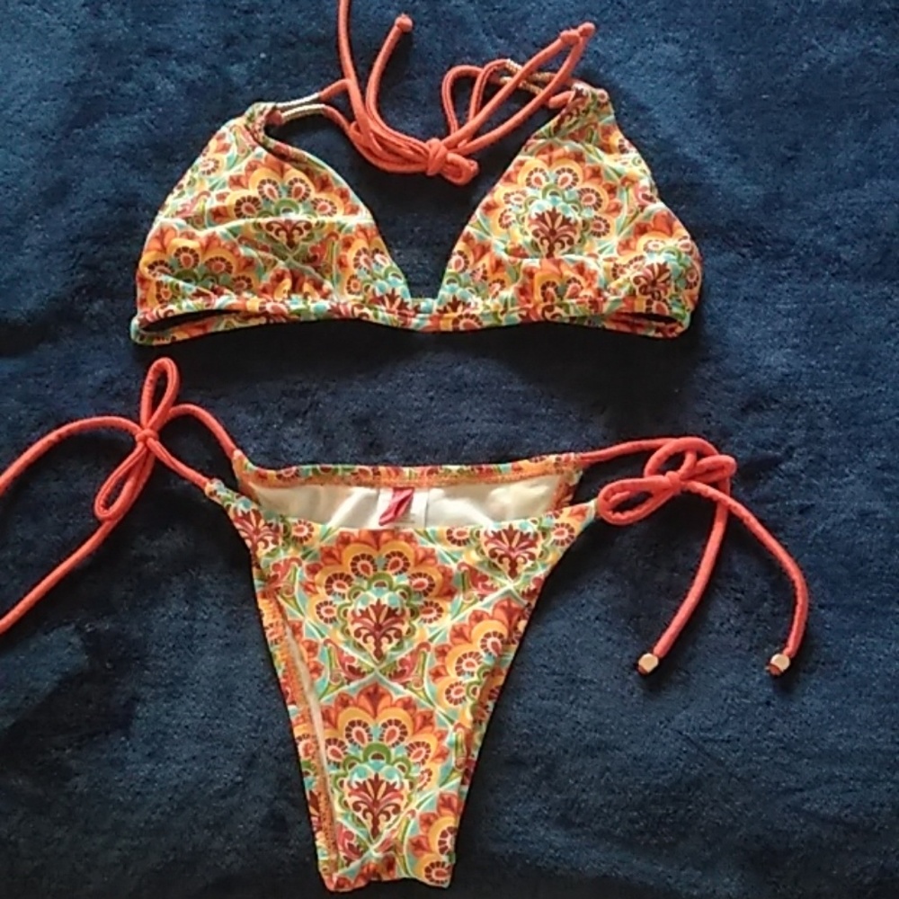 ✨5/$15✨ bundles only Gossip bikini